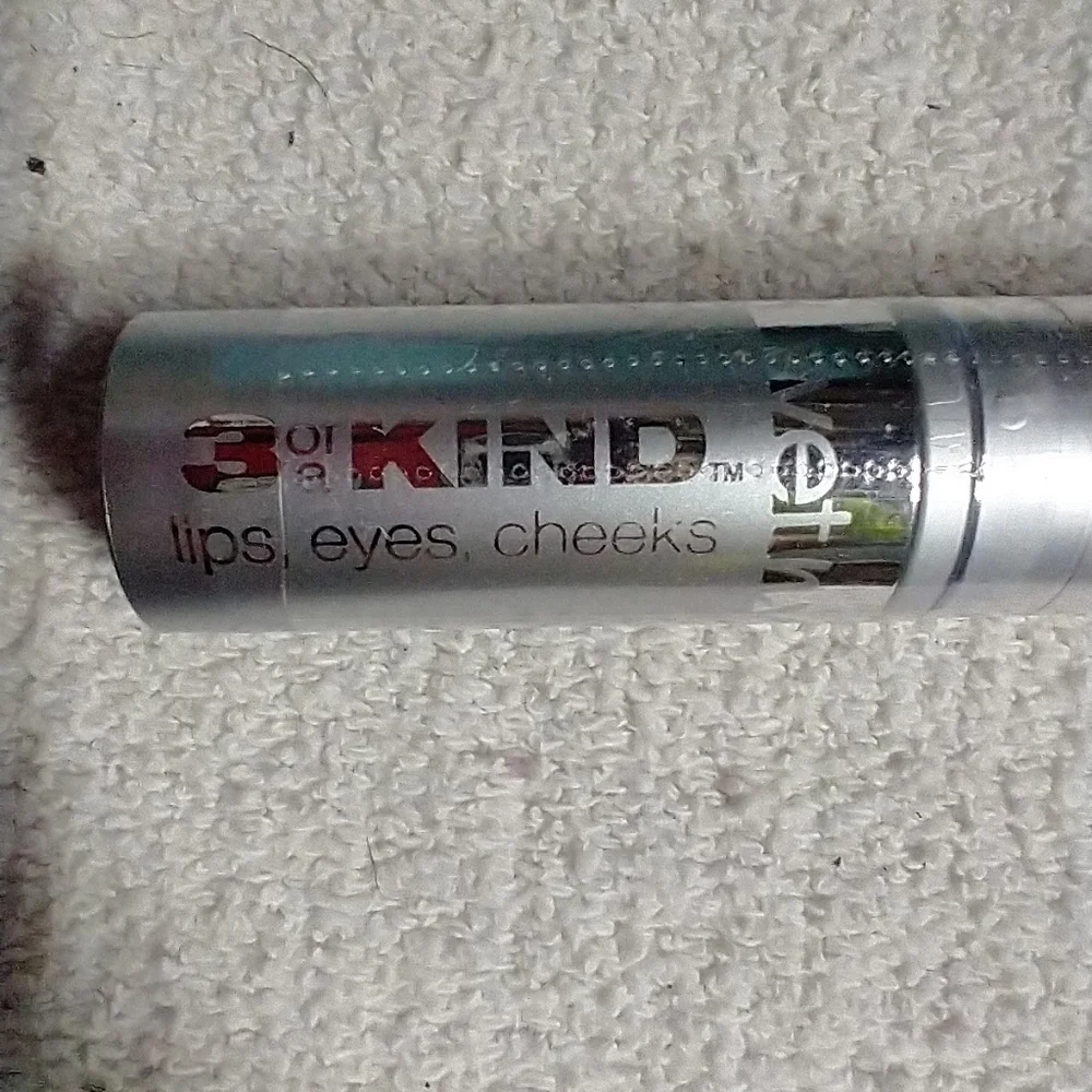 Wet n wild 3 of a kind lips eyes cheeks 728 plage floridienne